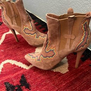 Jeffrey Campbell booties, worn 1 time super comfortable size 5 1/2